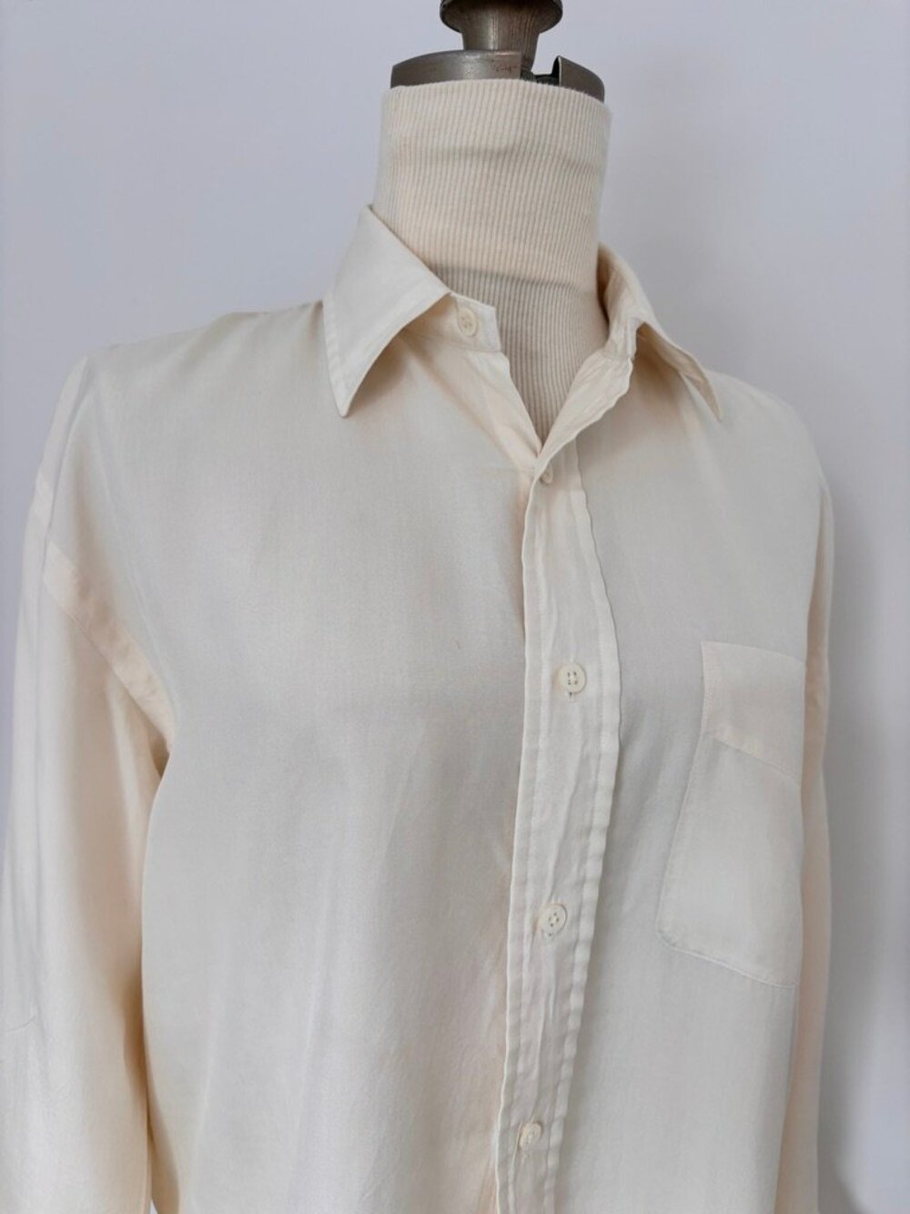 Ralph Lauren silk cuff link sleeve classic blouse - Picture 3 of 11